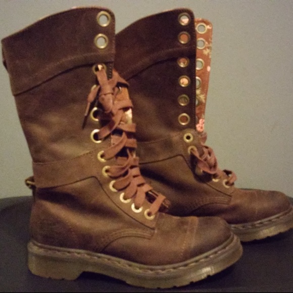 Dr.Martens brown Victorian floral triumph boots! - Picture 2 of 6